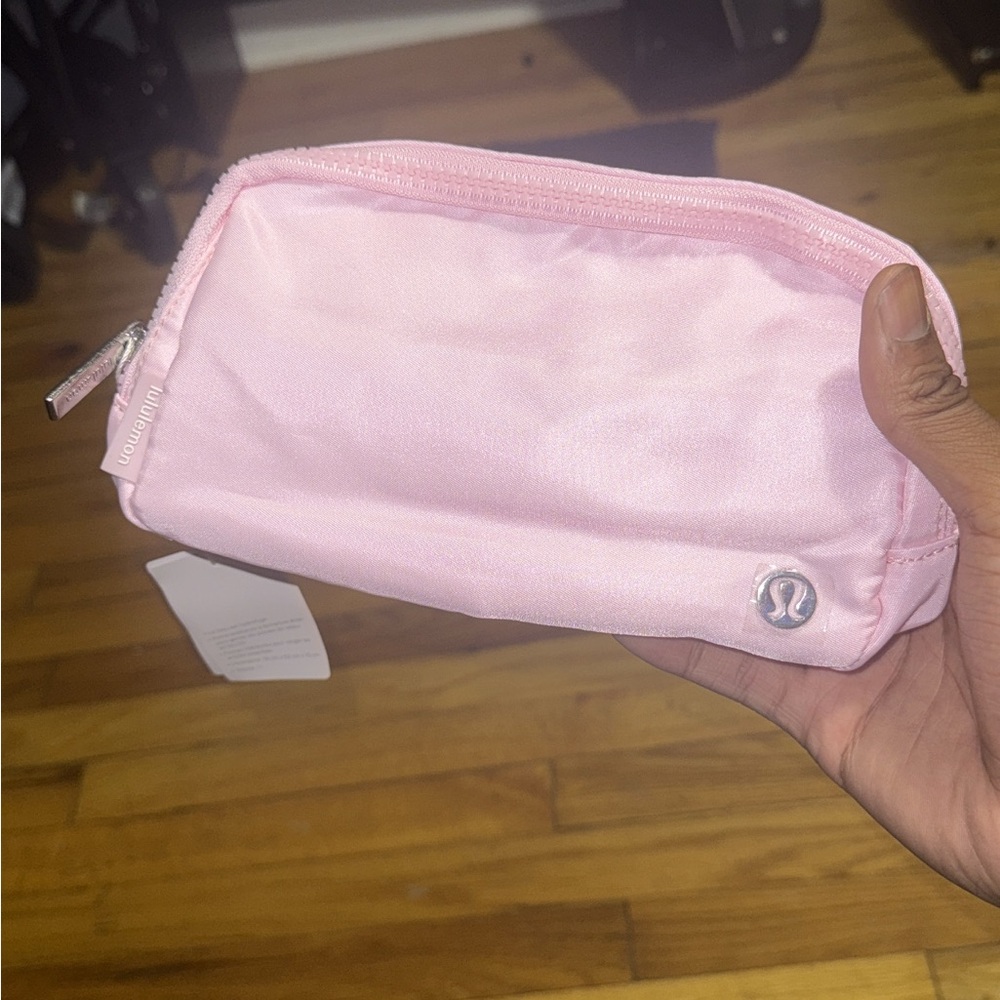 Lululemon Athletica everyday belt bag